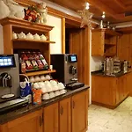 Typically Swiss Taescherhof 3* 塔什