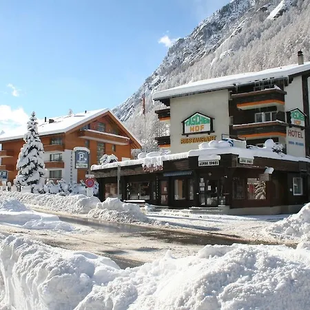 Otel Typically Swiss Taescherhof