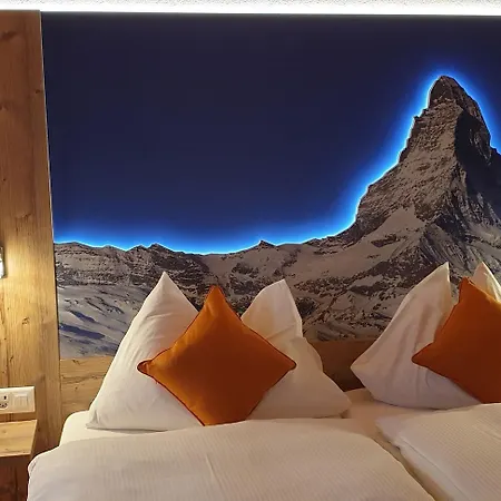 Hotel Typically Swiss Taescherhof 3*