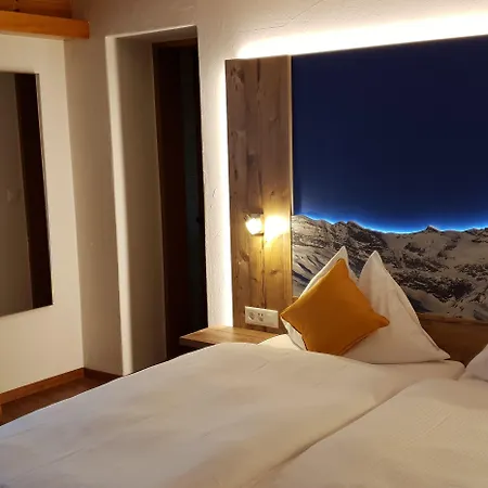 Typically Swiss Taescherhof Otel Täsch