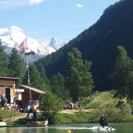 Otel Typically Swiss Taescherhof