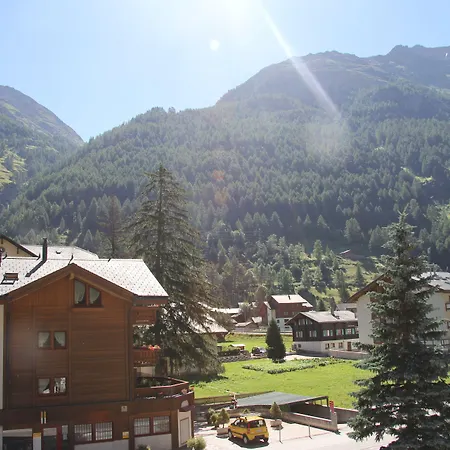 Typically Swiss Taescherhof Otel Täsch