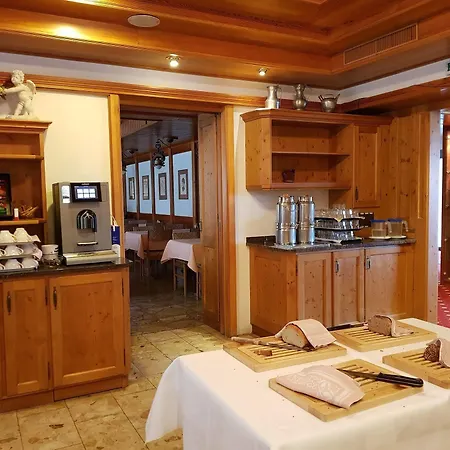Typically Swiss Täscherhof Hotel Täsch