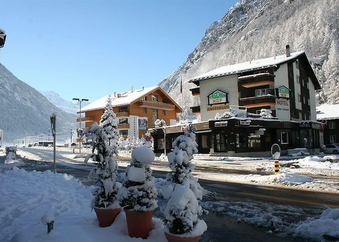 Hotel Typically Swiss Taescherhof