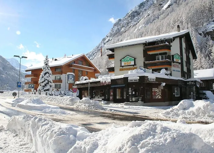 Hotel Typically Swiss Taescherhof