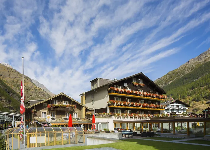 Hotel Typically Swiss Taescherhof 3*