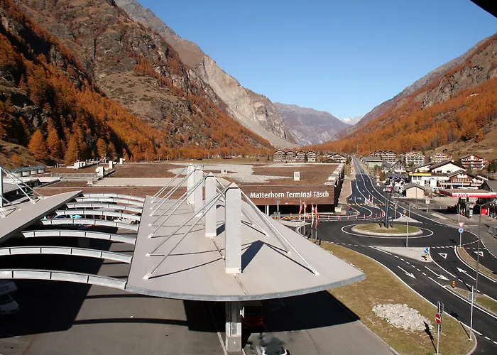 Hotel Typically Swiss Taescherhof