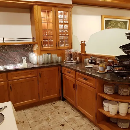 Typically Swiss Taescherhof Hotel Täsch