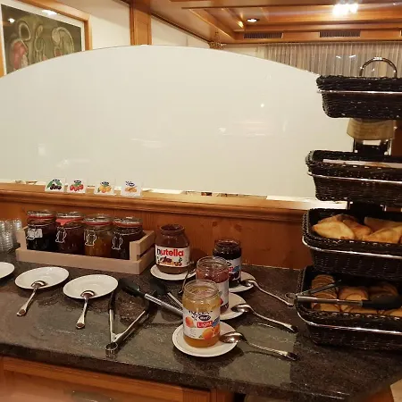 Hotel Typically Swiss Taescherhof