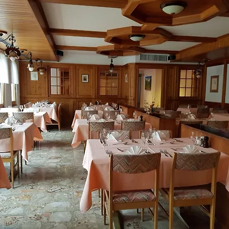 Typically Swiss Taescherhof Hotel Täsch