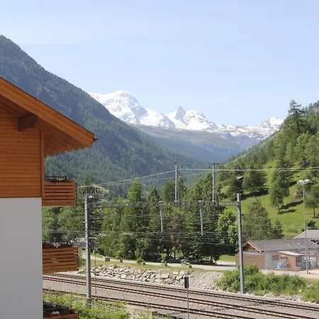 Typically Swiss Taescherhof 3*